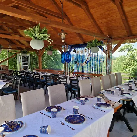 Hytte Pensiunea Turistica Retreat Belvedere Vadu Crisului
