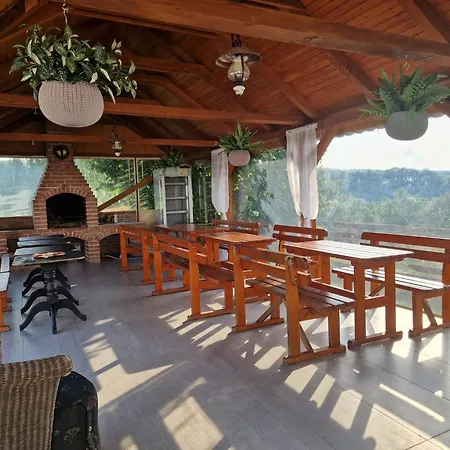 Pensiunea Turistica Retreat Belvedere Hytte